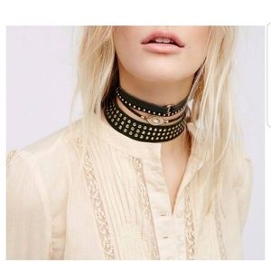 Free Pepple choker set NWT